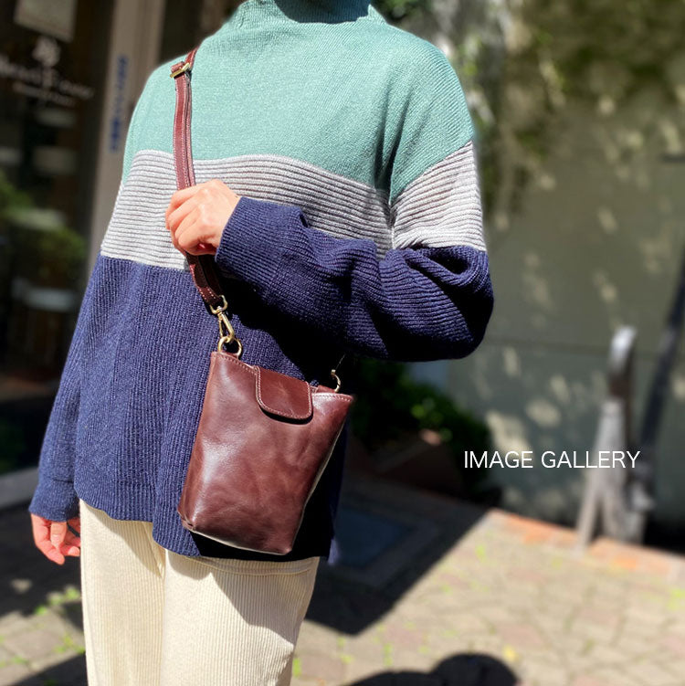 Charis Poche 本革 ショルダーポーチ lb336