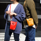 Charis Poche 本革 ショルダーポーチ lb336