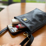 Charis Poche 本革 ショルダーポーチ lb336